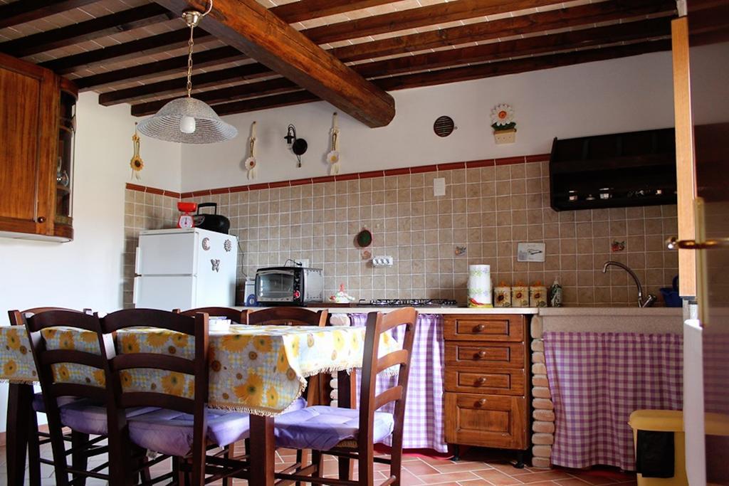Casa Vacanze In Borgo Monteverdi Marittimo Exteriér fotografie